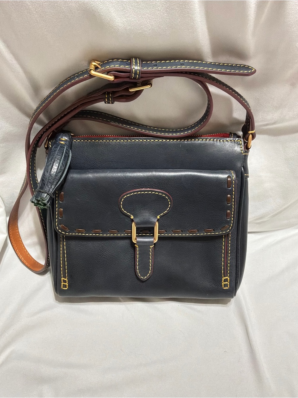 EUC Dooney & Bourke Florentine Leather Pocket Crossbody, color Navy